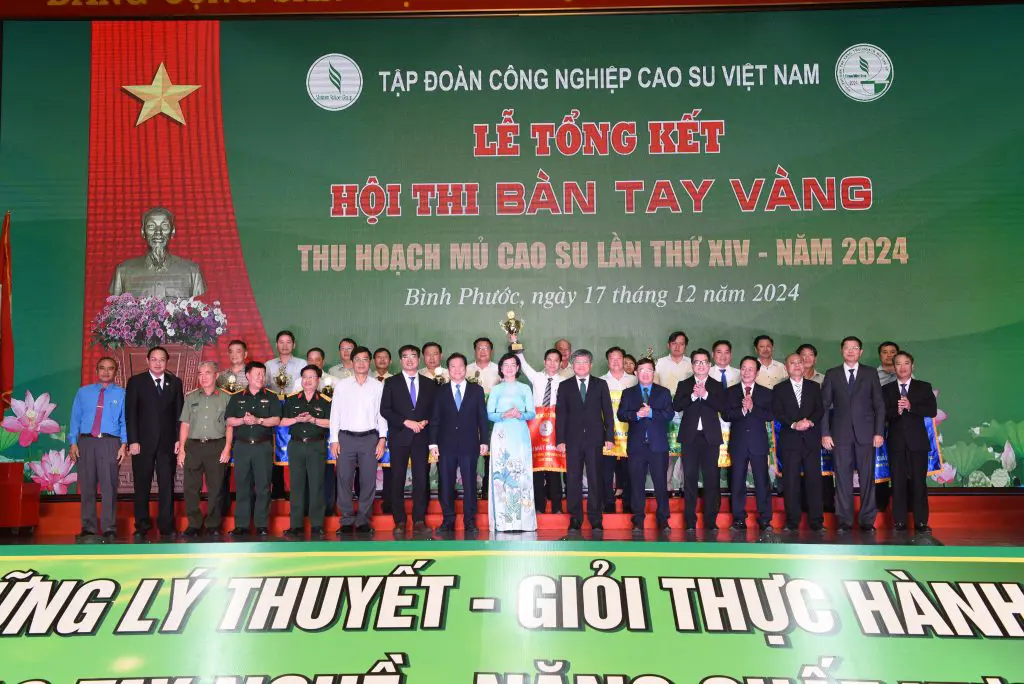 Cao su Đồng Phú giải nhất Hội thi Bàn tay vàng thu hoạch mủ cao su lần thứ XIV năm 2024